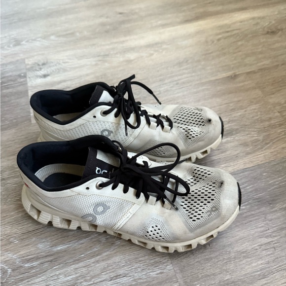 On cloud X running shoes - Picture 1 of 1